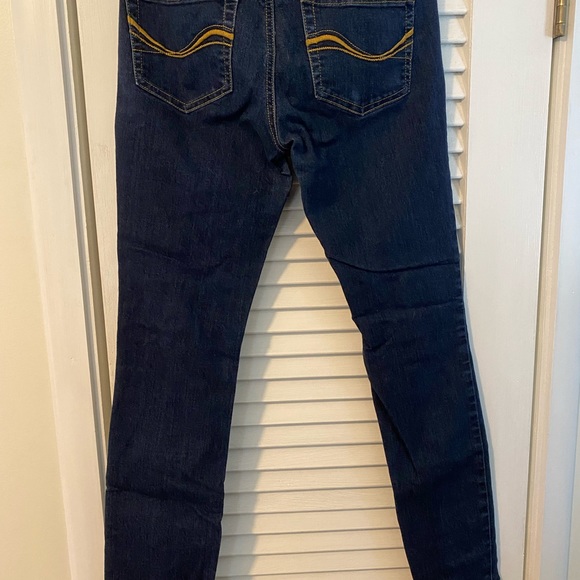 So size 7 jr Skinny Jeans - Picture 3 of 3